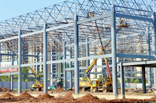 科學(xué)調(diào)度戰(zhàn)酷暑 遂寧高新區(qū)西部鐵路物流園項目錯時施工保安全促生產(chǎn)